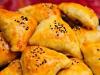 Samosas: recipes for making vegetarian Indian pies Samosas traditional dough and potato filling