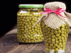 The classic recipe for canning green peas at home