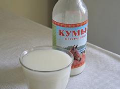 Kumis at home: making a healthy drink at home