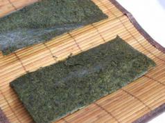 Rolls me avokado dhe salmon: recetë Sushi me avokado Receta në shtëpi