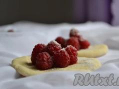 Steamed dumplings: cooking recipes Dough recipe for dumplings with raspberries