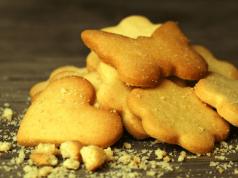 ओवन में जल्दी में कुकीज़ - सबसे आसान और सबसे तेज़ घर का बना व्यंजन