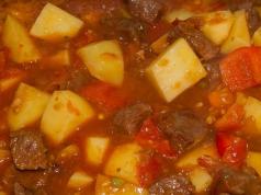 Hungarian goulash - pork goulash with potatoes Recipe for goulash with potatoes