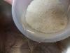 सुशी और रोल के लिए चावल तैयार करना