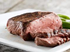 Steak juteux cuit dans du papier d'aluminium Combien de temps faire cuire un steak de bœuf au four