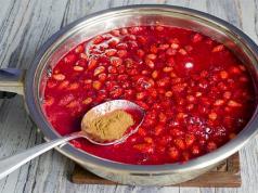 Strawberry jam: recipe