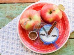 Confiture épaisse de pommes à la cannelle