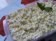 Recipe for delicious cottage cheese made from milk in a slow cooker