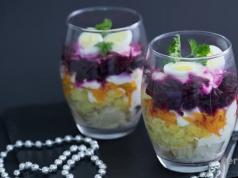 Herring under a fur coat (portioned serving)